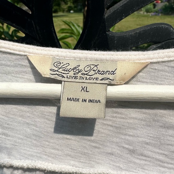 LUCKY TOP - Picture 2 of 3